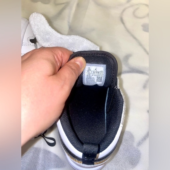 Nike Black and Gold Sneakers Sporty Low-Top Design for babies/ toddlers - Picture 6 of 8